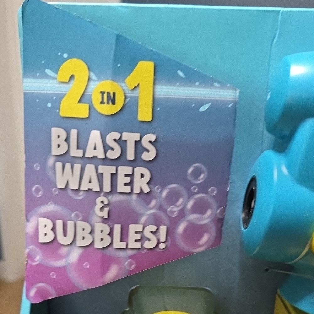 Bubble & Water Blaster - Blue and Yellow - Picture 4 of 7